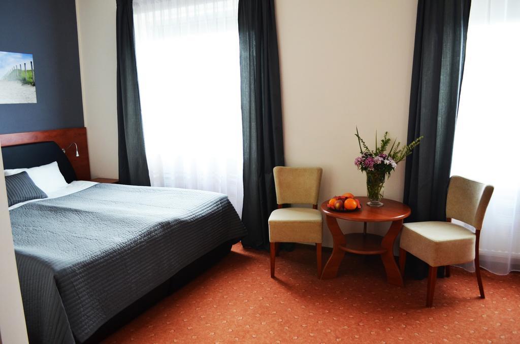 Hotel Gorski Прущ-Гданьски Экстерьер фото